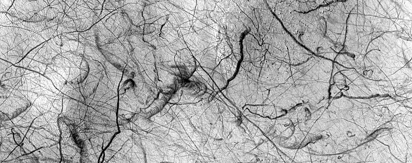Dark Filamentary Streak Year-Round Monitor Site in Promethei Terra