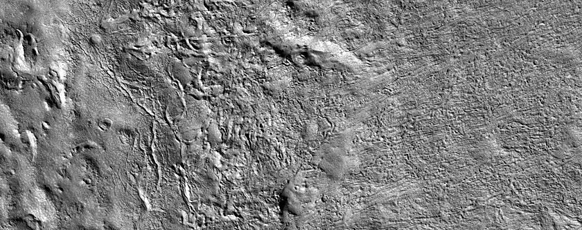 Crater Ejecta in Arabia Terra