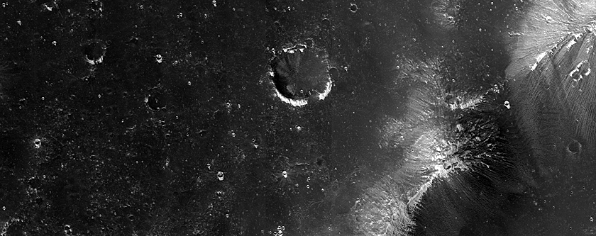Possible Dikes at Sinai Tholus