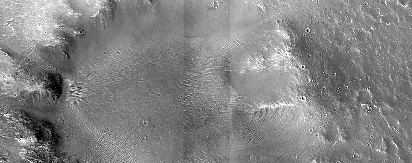 Central Peak of Crater in Chryse Planitia