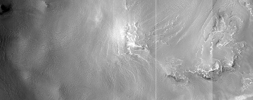 Small Crater in Daedalia Planum