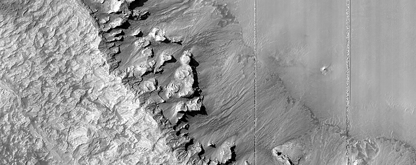 Monitor Slope Features in Rabe Crater