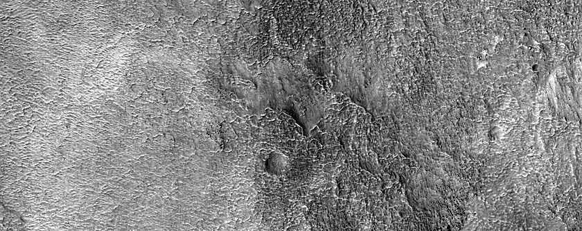 Iron-Rich Minerals at Northern Edge of Hellas Planitia