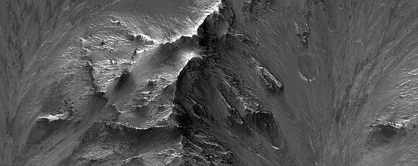 Linear Feature in Walls of Coprates Chasma