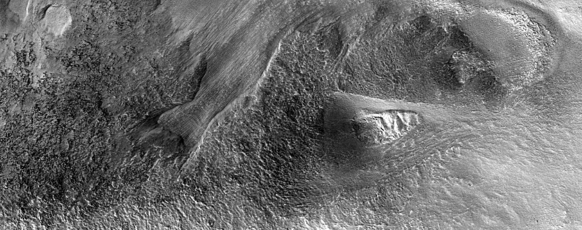 Mantle Layers in Protonilus Mensae