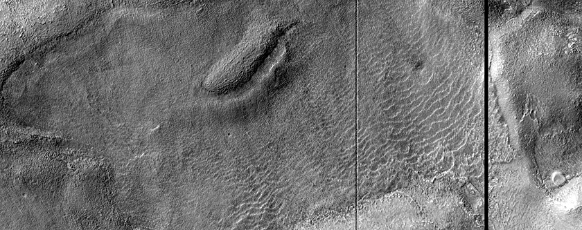 Possible Gullies in Crater Wall in Terra Sirenum