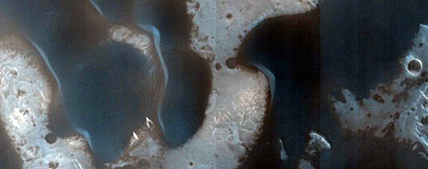 Dunes in West Arabia Terra Crater
