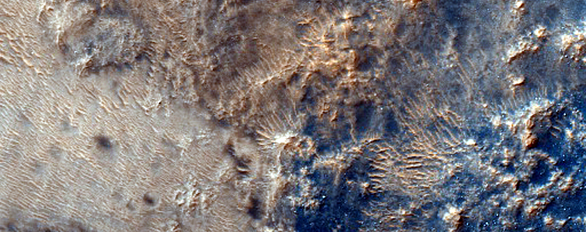 Layers near Harmakhis Vallis