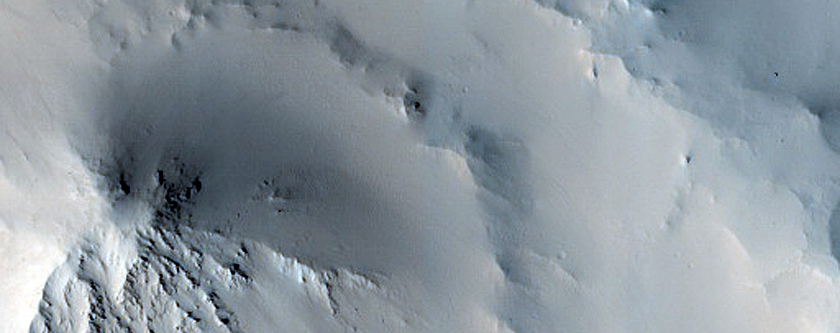 Slope Streaks on Crater in Arabia Terra