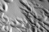 Scour Pit Island in Southeastern Part of Medusae Fossae Formation