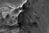 Linear Feature in Walls of Coprates Chasma