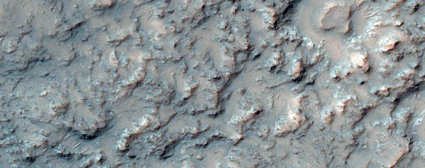 Crater in Terra Sirenum