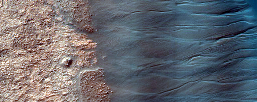 Avalanche Features on Dune Slip Face in MOC R06-00380