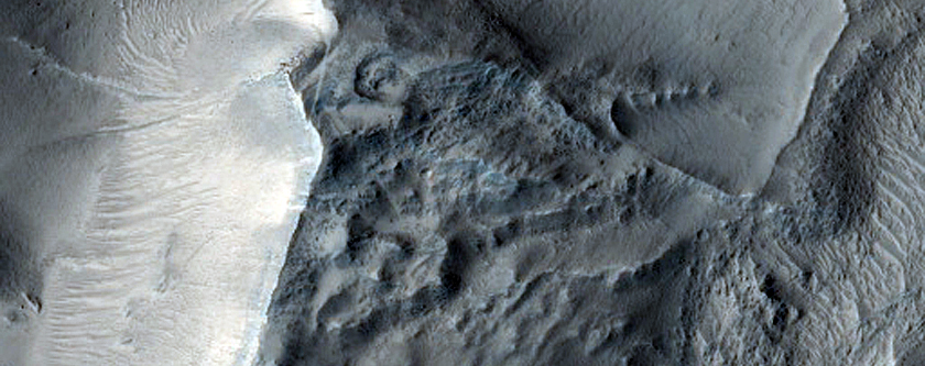 Ridges near Nilosyrtis Mensae