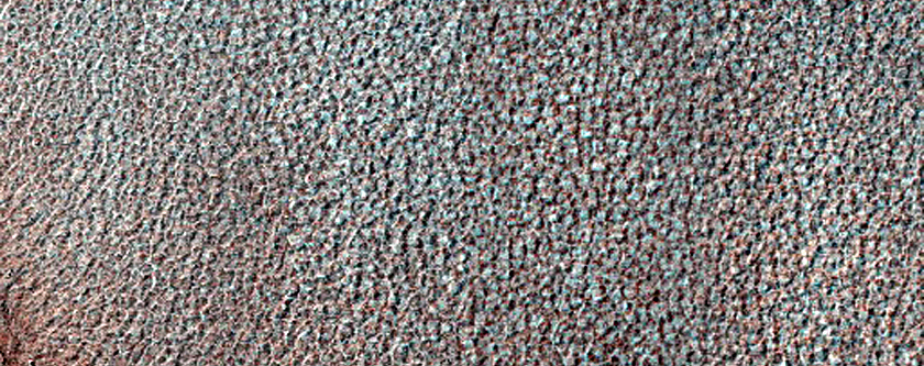 Dark Filamentary Streak Year-Round Monitor Site in Noachis Terra