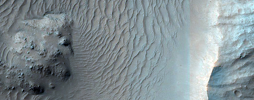 Landslide and Channel in Coprates Chasma