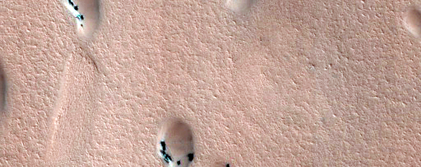 Furrows and Dunes in Hyperborei Cavi