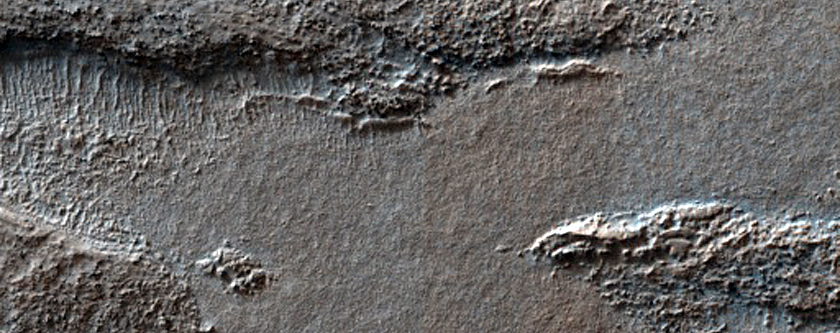 Distal Harmakhis Vallis on Eastern Hellas Planitia