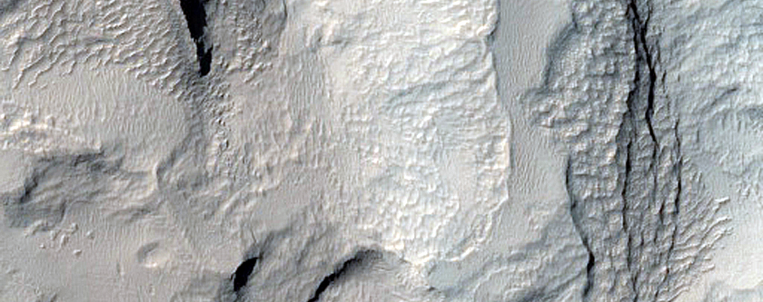 Exposed Scarp near Memnonia Sulci