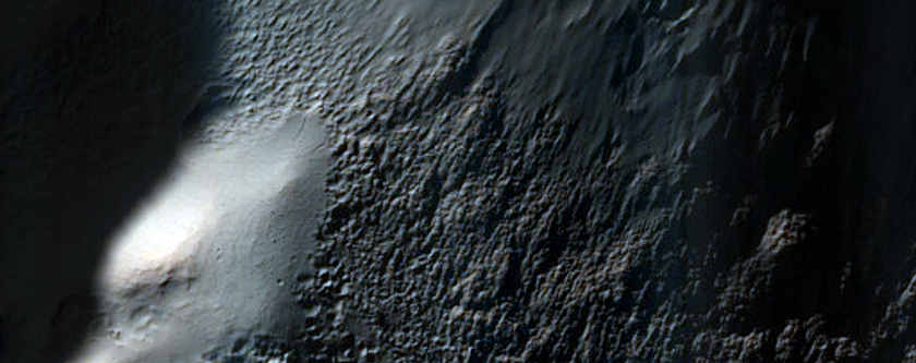 Crater in Sirenum Fossae