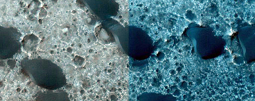 Dunes in West Arabia Terra Crater