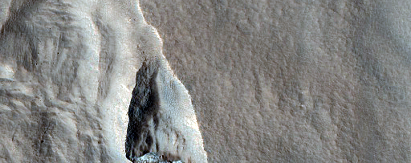 Possible New Ice Exposing Scarp in Northern Hemisphere