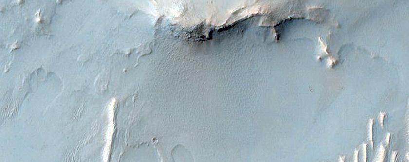 Crater in Eastern Syrtis Major Planum