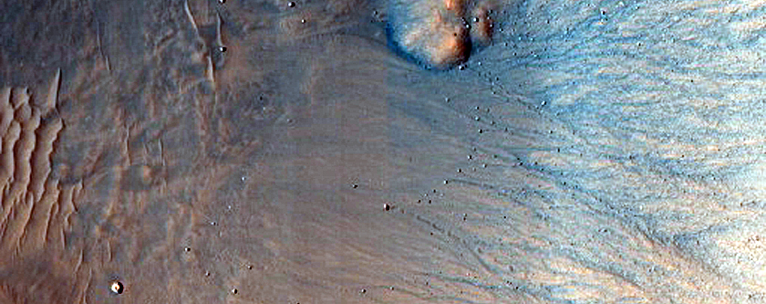 Small Well-Preserved and Potentially Gullied Crater in Idaeus Fossae