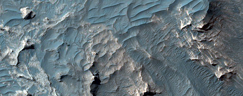 Light-Toned Deposits in Aureum Chaos