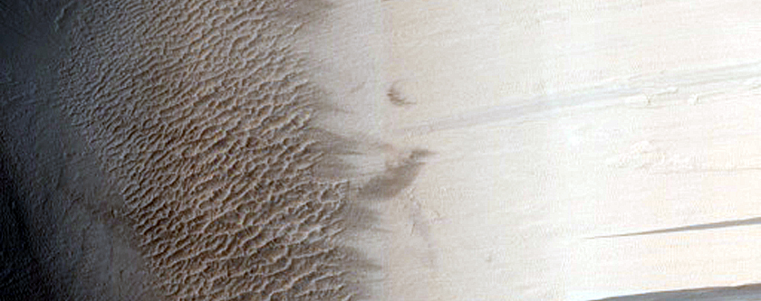 Intra-Block Faulting in Olympus Mons Aureole