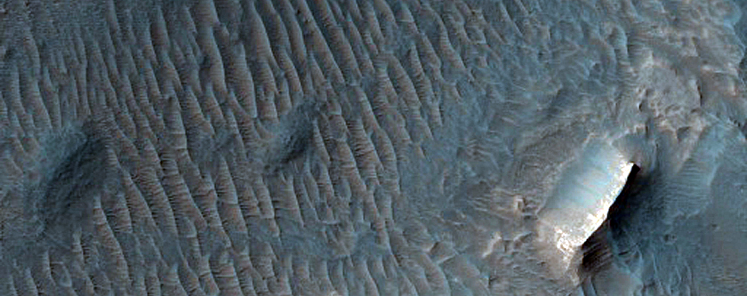 Light-Toned Deposits in Aureum Chaos