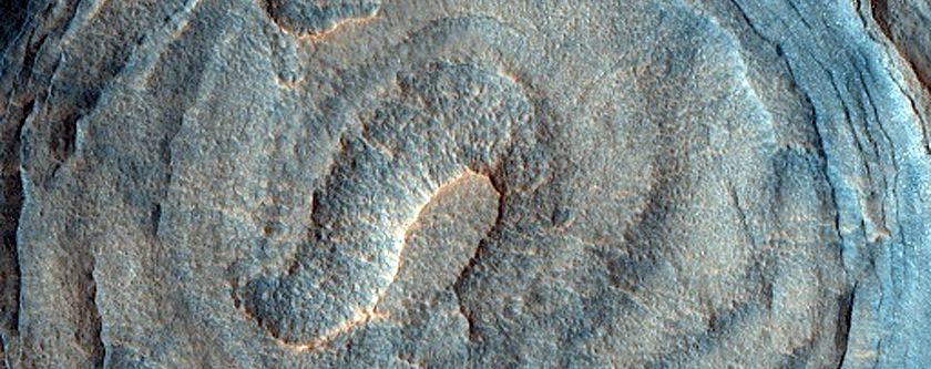 Scallops and Polygon Junction Pits in and around Crater with Fresh Ejecta