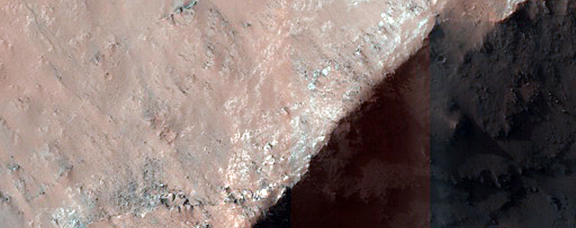Light-Toned Exposures on Floor of Coprates Chasma