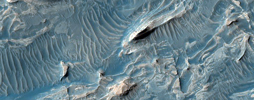 Layers in Crommelin Crater