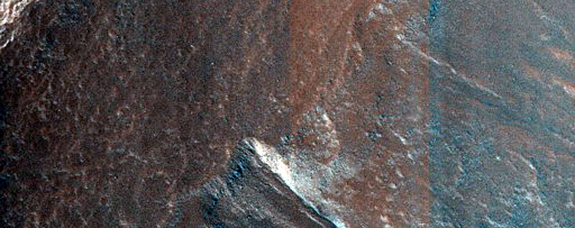 Dao Vallis Wall and Channel