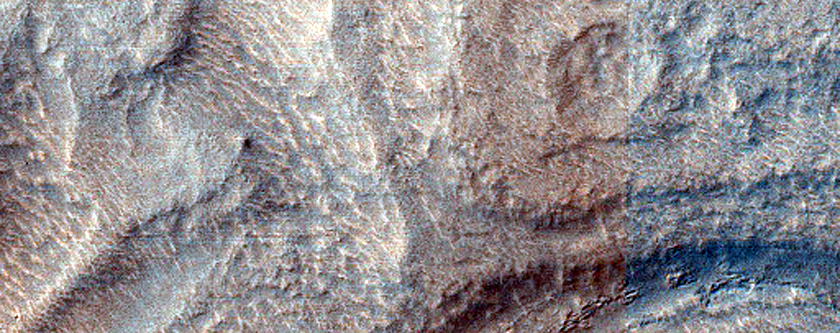 Layers near Harmakhis Vallis