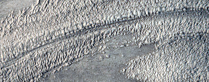 Flow Features in Mamers Valles