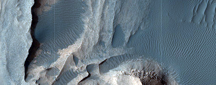 Light-Toned Deposits in Northeast Iani Chaos