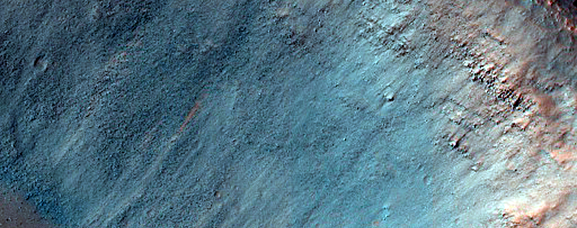 Possible Olivine Exposure around Crater in Southern Syrtis Major Planum