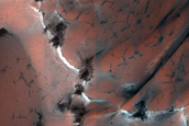 Megadunes in Hyperborei Cavi