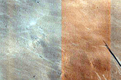 Slope Streaks on Crater Wall