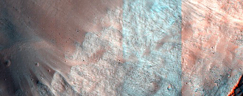 Mafic Minerals Exposed by Crater on Southern Syrtis Major Planum