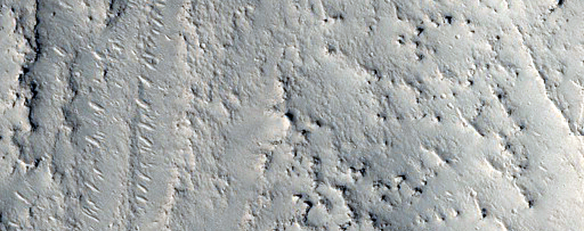 Channels in Tartarus Colles