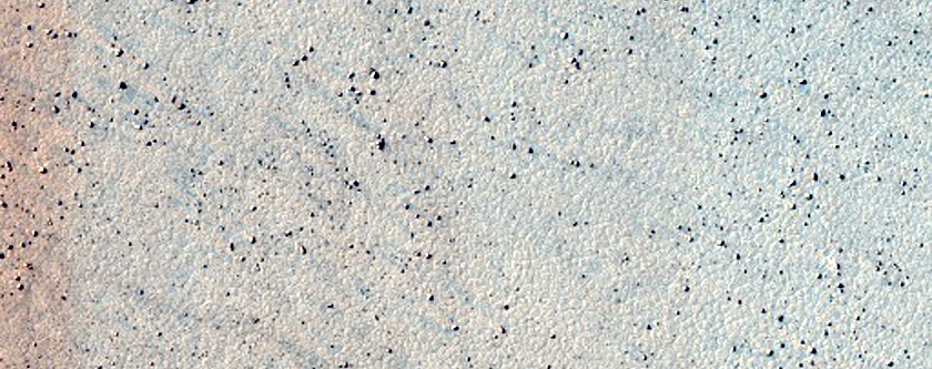 Region Next to Dunefield on Floor of Crater in Terra Sirenum
