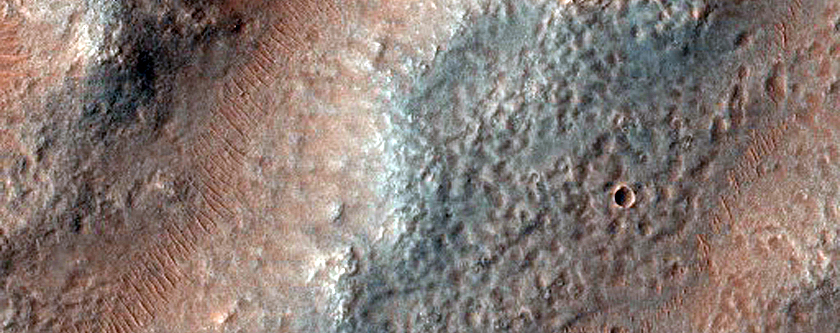 Streamlined Shapes South of Harmakhis Vallis