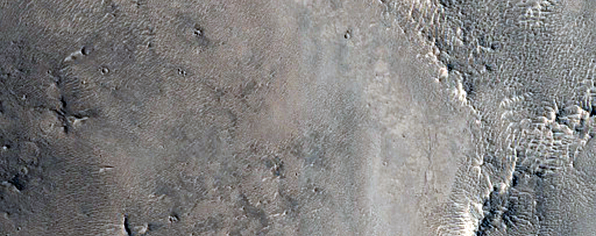 Ridges around Mound in Southern Arabia Terra