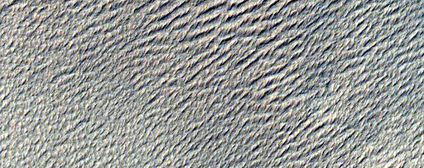 Scarp in Mid-Latitude Mantle