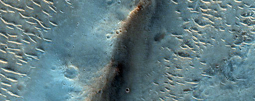 Streamlined Form in Valley in Margaritifer Terra