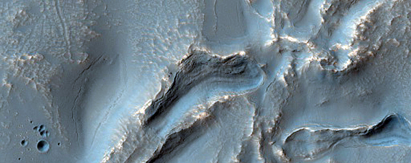 Irregular Cellular Structures around Crater in Southern Mid-Latitudes