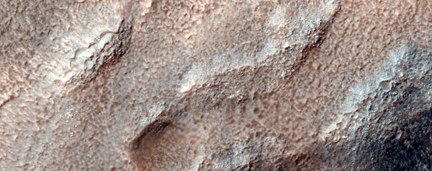 Streamlined Shapes in Harmakhis Vallis